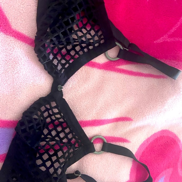 🖤BLACK HEART🖤 FISHNET BRA - Picture 1 of 2